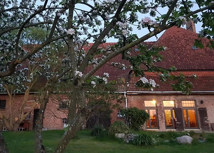 Scheunenloft Usedom-4, Grosszuegige Familienoase, Hunde-freundlich Mit Riesigem Garten Mellenthin